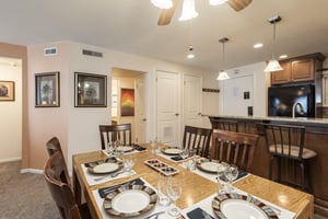 Seating for 6 at the dining room table