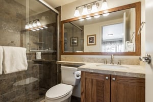 Ensuite main bedroom bathroom