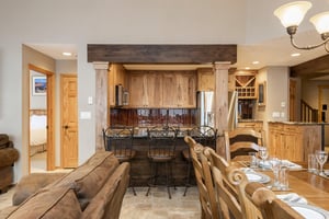 Seating for 3 at the kitchen breakfast bar