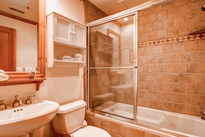 Second bedroom bath  Park City LodgingLift Lodge 203