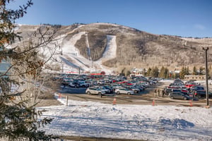 Park City LodgingPowder Pointe 303B