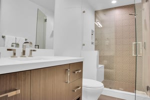 Vacation rental with en suite bathroom with walkin shower.