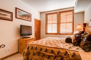 Main king bed  Park City LodgingLift Lodge 203