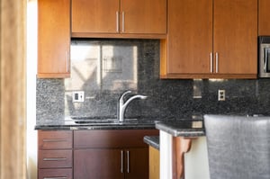 Fully equipped kitchen with kitchen island and large basin sink