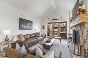 The three bedroom Town Pointe B205 condominium offers skiin and out access to Town Lift and walking distance to Historic Main Street.