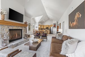 The three bedroom Town Pointe B205 condominium offers skiin and out access to Town Lift and walking distance to Historic Main Street.