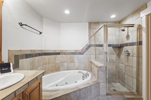 The three bedroom Town Pointe B205 condominium offers skiin and out access to Town Lift and walking distance to Historic Main Street.