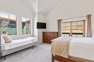 The three bedroom Town Pointe B205 condominium offers skiin and out access to Town Lift and walking distance to Historic Main Street.