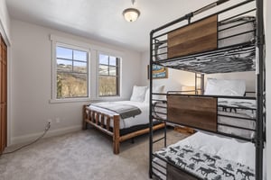 The three bedroom Town Pointe B205 condominium offers skiin and out access to Town Lift and walking distance to Historic Main Street.