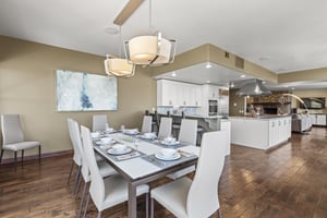The Lowell 401 dining table has place settings for 8 guests.