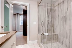 Luxury guest bath  ParkCityLodging_820ParkAve204_Bathroom2_3
