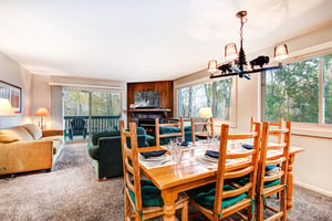Snow Flower 150 has a dining table with seating for 6 guests.