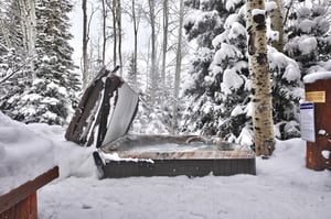 Aspen Hollow 6 offers a private hot tub.
