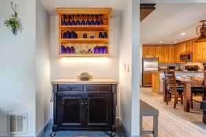 Snow Flower 30 offers a bar area stocked with glassware.