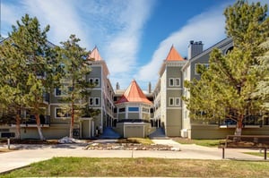The exterior of the Sun Creek Condominiums.