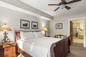 Town Pointe C101 has a main suite with a kingsize bed and wellappointed furniture.