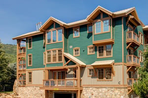 Town Pointe Condominiums exterior.