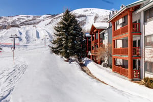 Snow Flower Condominiums skiin skiout to Park City Mountain Resort