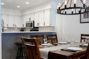 Seating for 6 at the dining room table