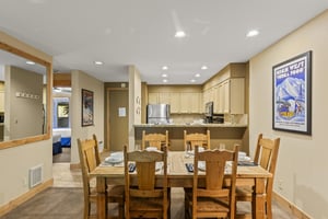 Snow Flower 144 offers a dining table with seating for 6 guests.