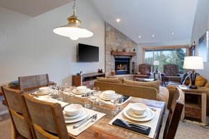 Snow Flower 28 has a dining area with seating for 6 guests.