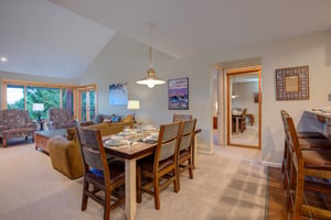 Snow Flower 28 has a dining area with seating for 6 guests.