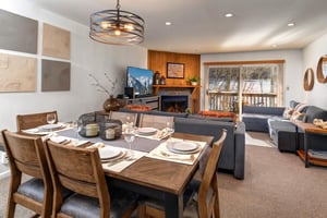 The open concept dining table with seating for 6 guests.