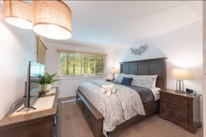 Main bedroom with kingsized bed