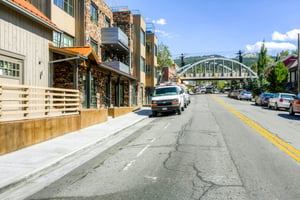 Rio Grande vacation rental overlooks the town lift and skier access bridge.
