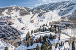 Snow Flower Condominiums is skiinskiout to Park City Mountain Resort.