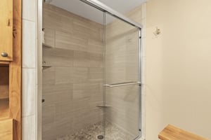 The walkin shower in the en suite bathroom.