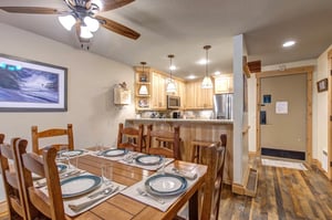 The dining area with seating for 6 guests.