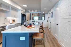 Ski Captain Molly offers a spacious kitchen island with seating for four guests.