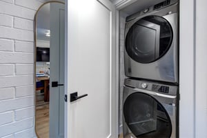 Ski Captain Molly offers a private washer and dryer.