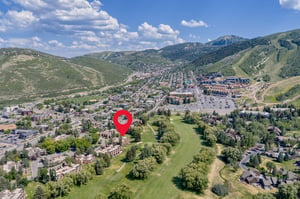 Ski Captain Molly is located on the golf course and a short walk to Park City Mountain Resort.