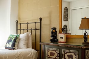 Two twin beds in the guest bedroom