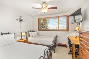 Snow Flower Condominium 14s additional bedroom with 2 twin beds.