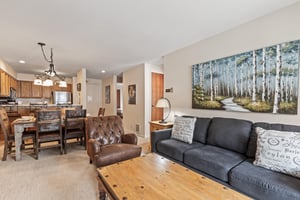 Snow Flower Condominium 147s living room with roomy seating.
