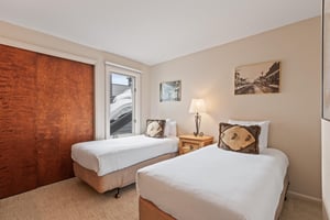 Snow Flower Condominium 147s additional bedroom with 2 twin size beds.