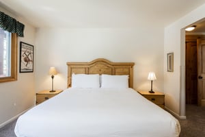Luxurious king bed in the main bedroom
