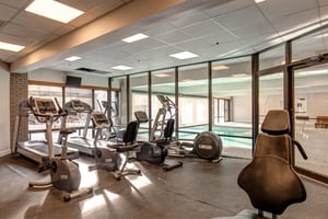 Resort Plaza offers a gym and a variety of exercise equipment.