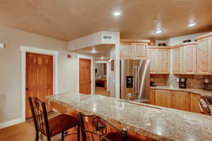 Lovely remodeled full kitchen