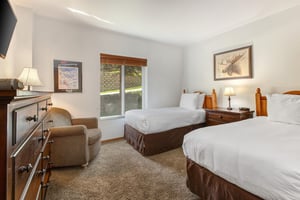 The second bedroom has two twin beds that can be converted to a kingsize bed with at least 24hours advanced notice.