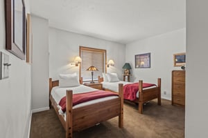 The second bedroom has two twin beds that can be made into a kingsize bed with 24hours advanced notice.