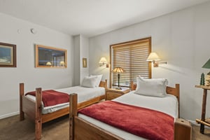 The second bedroom has two twin beds that can be made into a kingsize bed with 24hours advanced notice.
