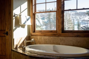 Soaking tub