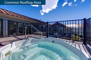 Rio Grandes Rooftop hot tub.