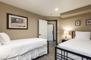 Twin  twin guest bedroom