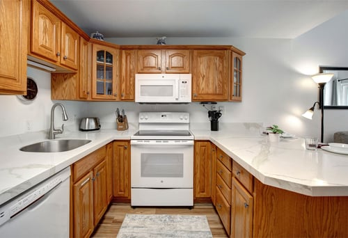 7840634