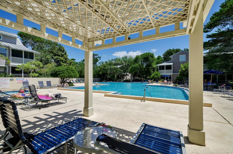 Relax Pool side